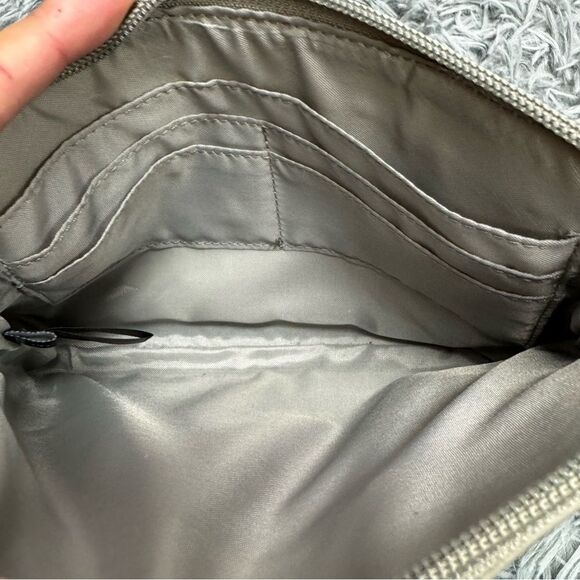 SafeKeeper Grey Wristlet - Picture 5 of 9